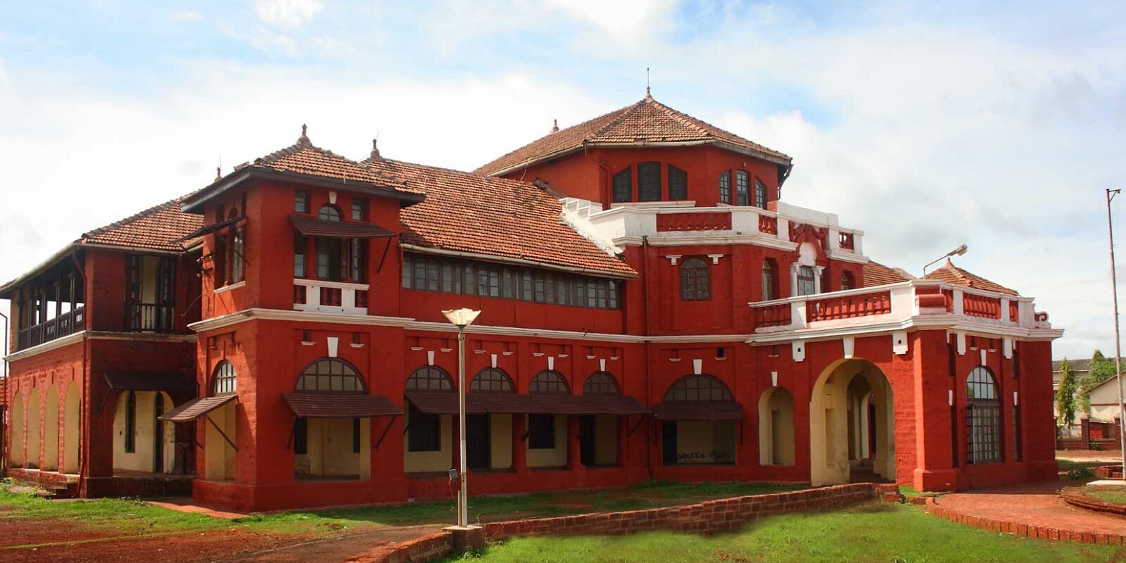 Great Hotel in Lanja Konkan